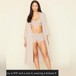 SUBSET Organic‎ Cotton
Essential Robe SIZE XS/S new with tags